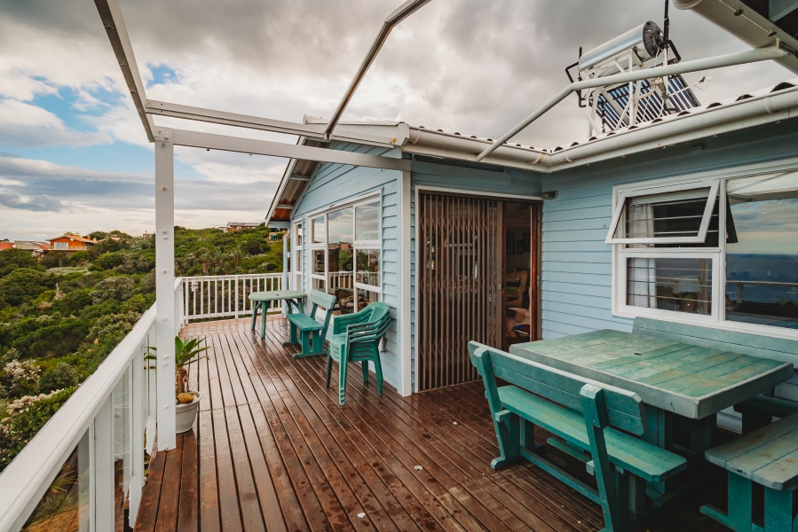 5 Bedroom Property for Sale in Herolds Bay Western Cape